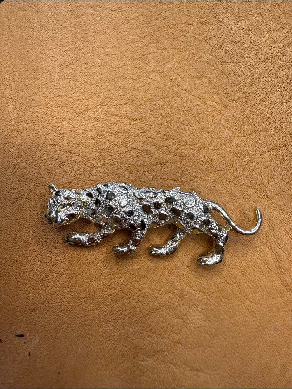 Vintage Gold Leopard Pin Brooch - Sculpted Spotted Cat